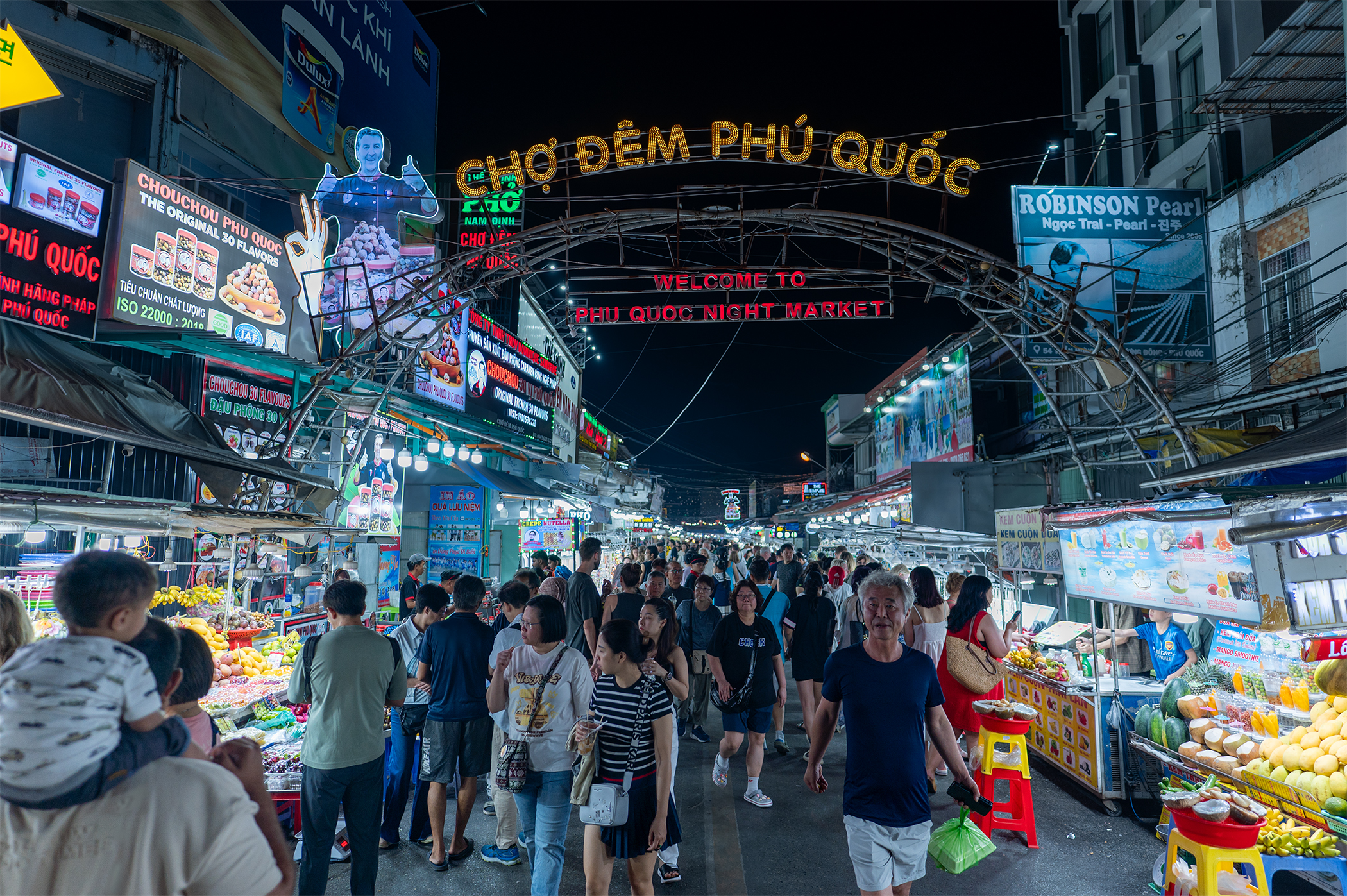 Night Market Duong Dong Vietnam